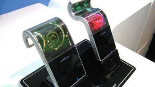Samsung планирует выпустить гибкий смартфон