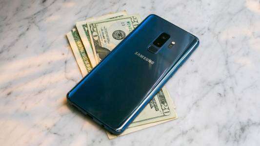 Samsung поставит меньше смартфонов в 2018 году из-за слабых продаж Galaxy S9
