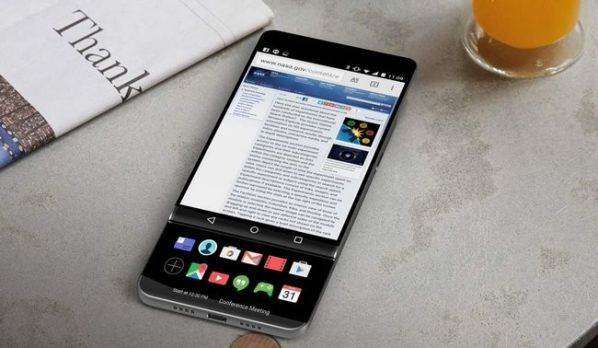 Смартфон LG V30 может оказаться слайдером с двумя экранами 3