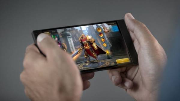 Razer Phone — экран на 120 Гц и 8 ГБ оперативки