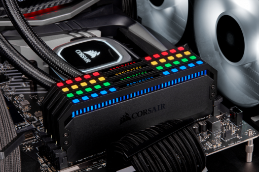 Модули памяти Corsair Dominator Platinum RGB DDR4 украшены подсветкой на светодиодах Capellix 