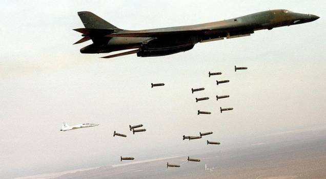 Американские военные по глупости "выронили" три бомбы во время учений