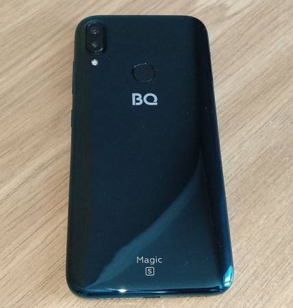  BQ Magic S – стильный и недорогой имиджевый смартфон 