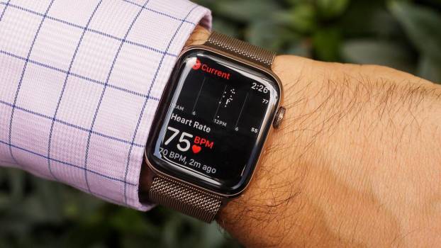 Кардиолог подал в суд на Apple за функцию определения сердечных заболеваний в Apple Watch