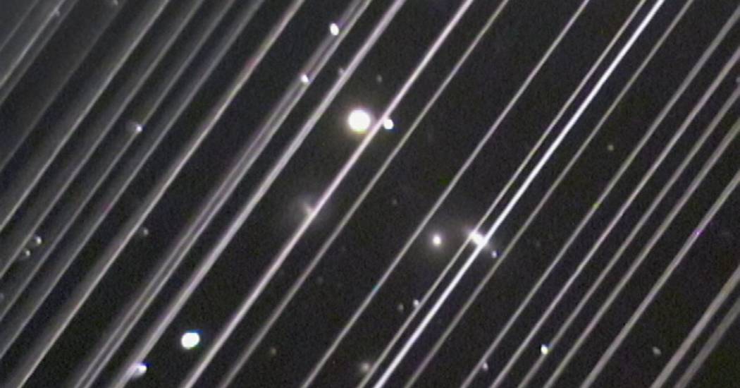Технология затемнения спутников от Starlink оказалась эффективной. Это доказали наблюдения с Земли