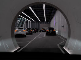 Илон Маск показал грустное будущее: пробки из машин Tesla в тоннелях под Лас-Вегасом